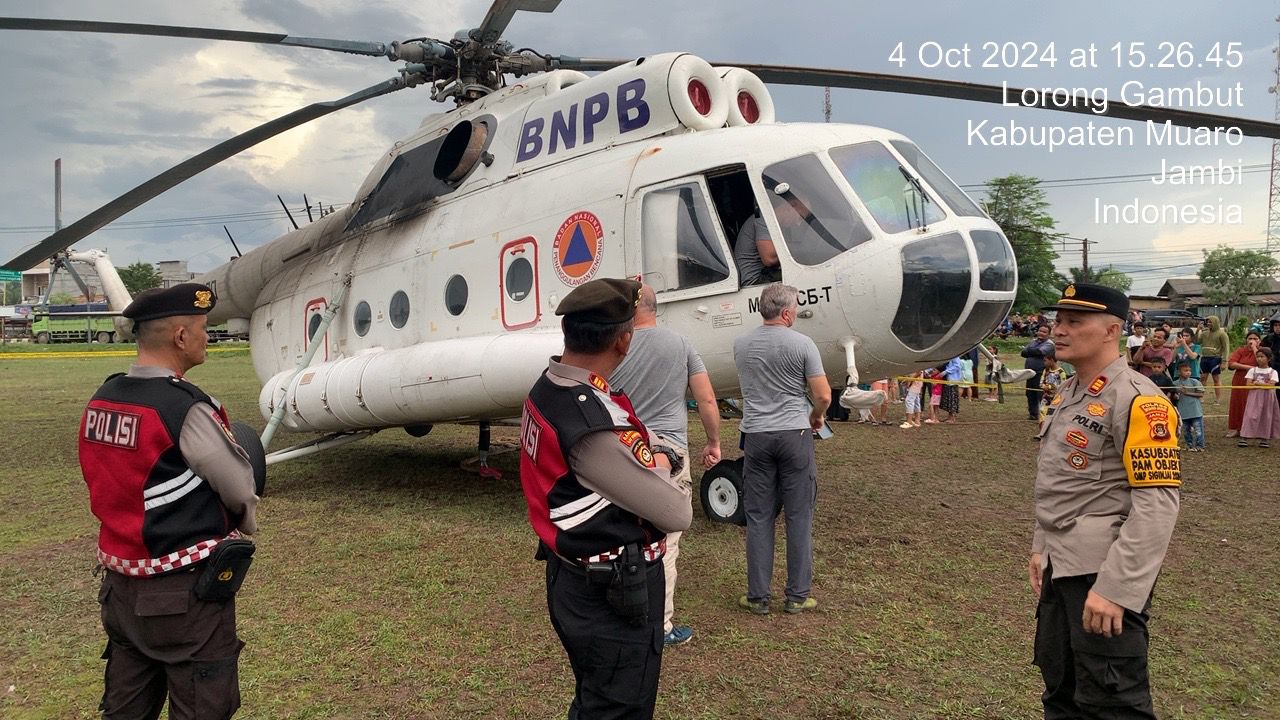 Helikopter BNPB Mendarat Darurat, Warga Muarojambi Panik!