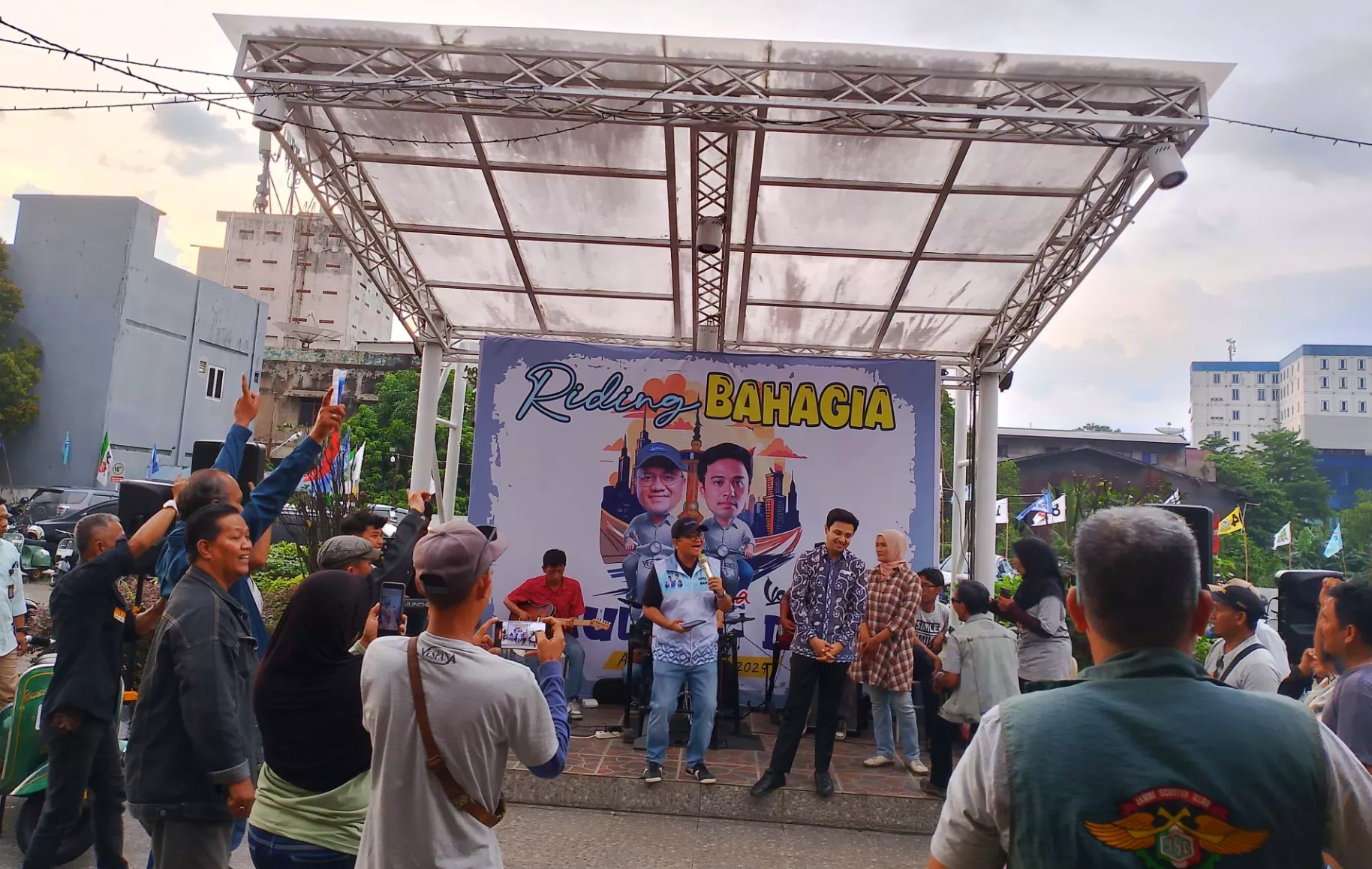 Komunitas Vespa Beri Dukungan untuk Maulana-Diza!